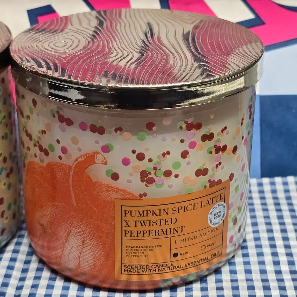 BBW Radiant Red Maple & Pumpkin Spice Latte X Twisted Peppermint 3 Wick Candle - Picture 3 of 5